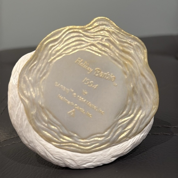 * Vintage* Hallamark| Barbie Collector Series Ornament- 1994 - Picture 6 of 9